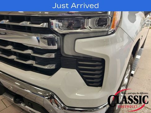 Used 2023 Chevrolet Silverado 1500 LTZ image 9