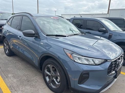 Used 2025 Ford Escape ST-Line FWD image 3
