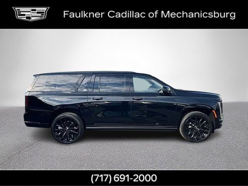 Certified 2026 Cadillac Escalade ESV Platinum Sport w/ LPO, ONYX Package AWD/4WD image 4
