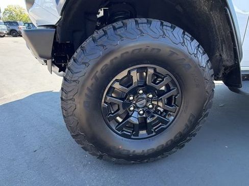 New 2026 Ford Bronco Raptor w/ Interior Carbon Fiber Pack AWD/4WD image 10