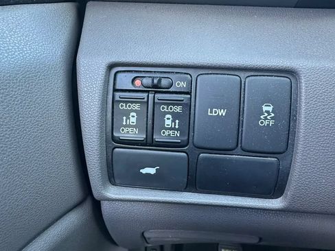 Used 2016 Honda Odyssey EX-L image 18