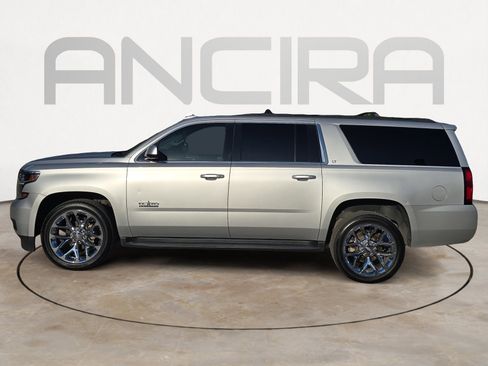Used 2018 Chevrolet Suburban LT image 6