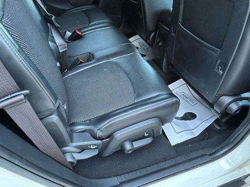 Used 2018 Dodge Journey Crossroad FWD image 11