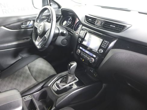 Used 2021 Nissan Rogue Sport SV image 30