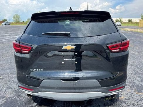 Used 2025 Chevrolet Blazer LT FWD image 5