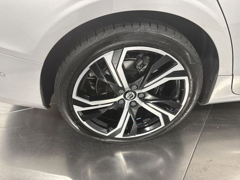 Used 2024 Volvo S60 B5 Plus image 13