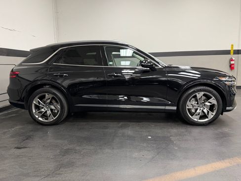 Used 2025 Genesis Electrified GV70 Advanced image 5
