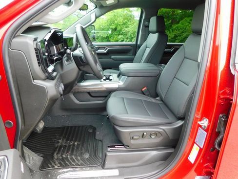 New 2025 Chevrolet Silverado 3500 LTZ w/ LTZ Convenience Package image 17