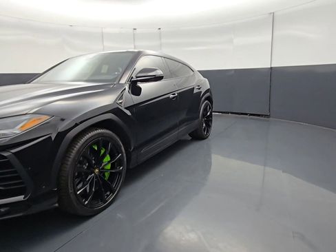 Used 2022 Lamborghini Urus AWD/4WD image 79