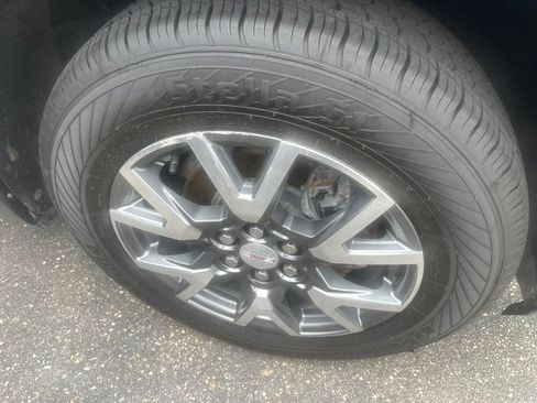 Used 2023 GMC Acadia SLT AWD/4WD image 6