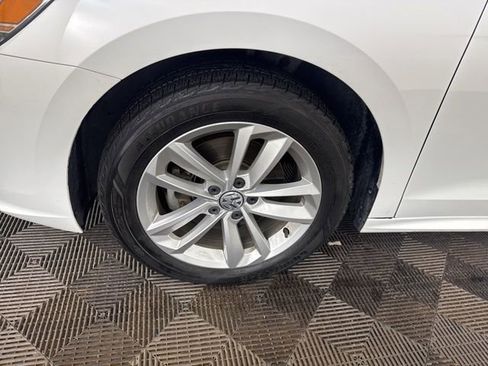 Used 2020 Volkswagen Passat 2.0T SE image 33