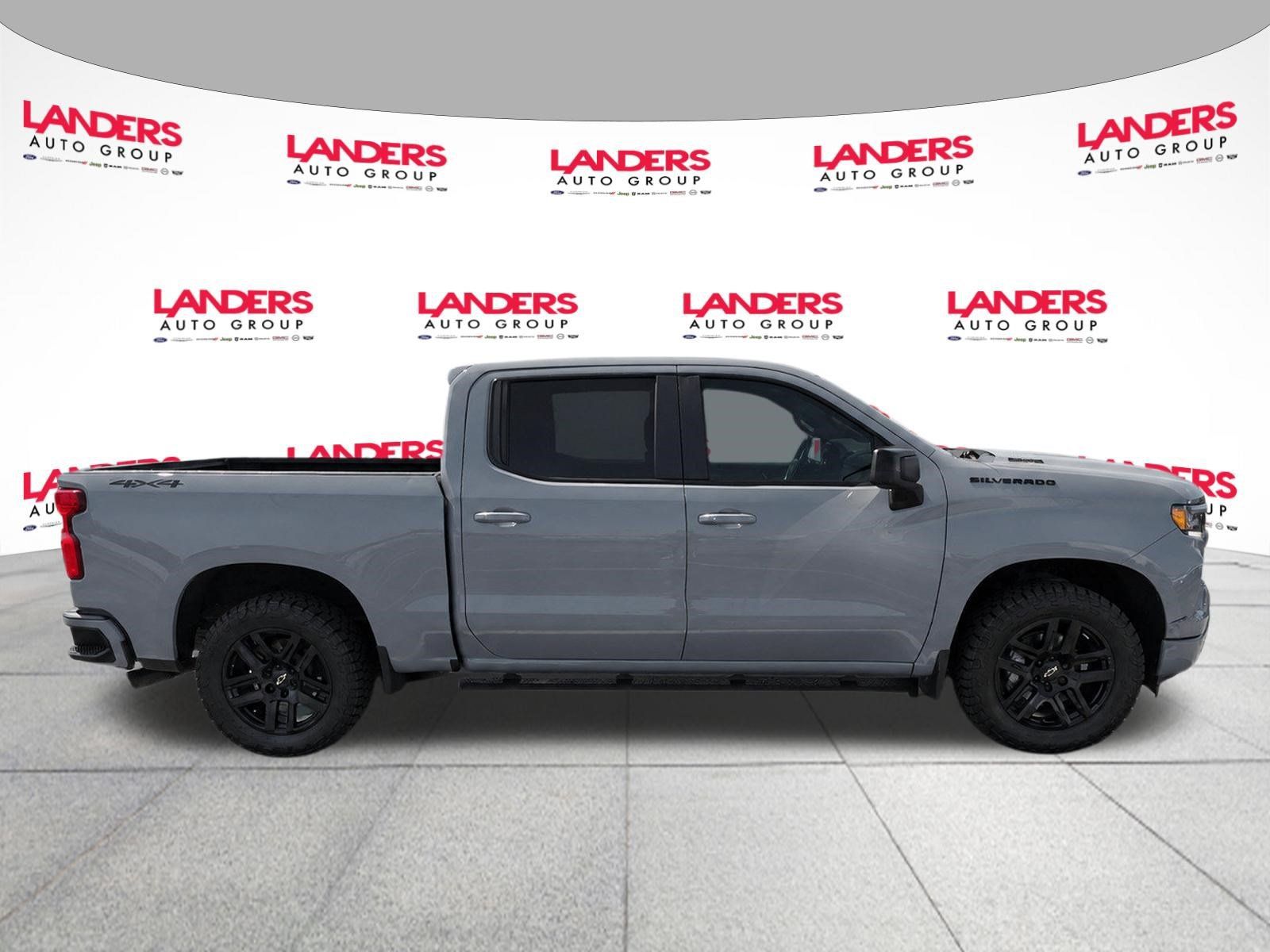 Used 2024 Chevrolet Silverado 1500 RST w/ Dark Appearance Package AWD/4WD image 4