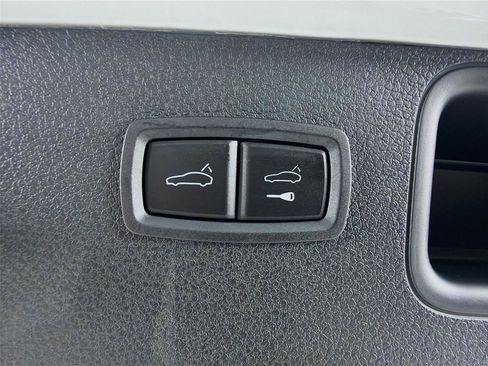Used 2026 Porsche Macan Turbo AWD/4WD image 24