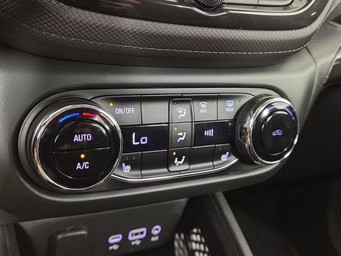 Used 2021 Chevrolet TrailBlazer LT w/ Convenience Package FWD image 19