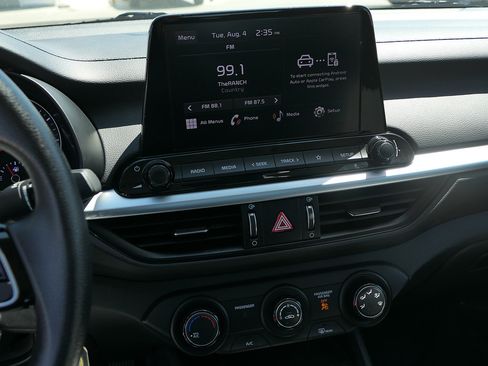 Used 2024 Kia Forte LXS FWD image 19