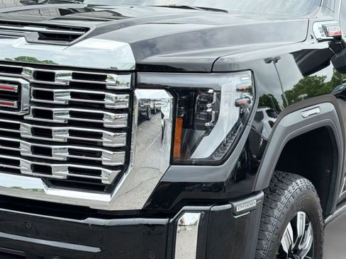 Used 2024 GMC Sierra 2500 Denali w/ Denali Reserve Package AWD/4WD image 10