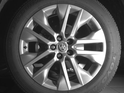 Used 2024 Toyota RAV4 Limited w/ Advanced Technology Package FWD image 9