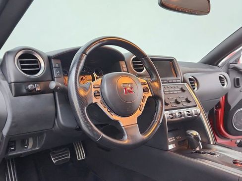 Used 2009 Nissan GT-R Premium image 13