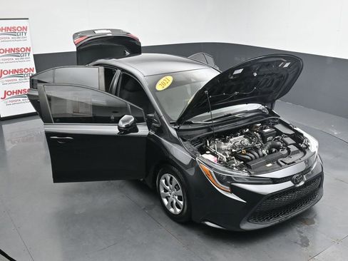 Used 2021 Toyota Corolla LE image 42