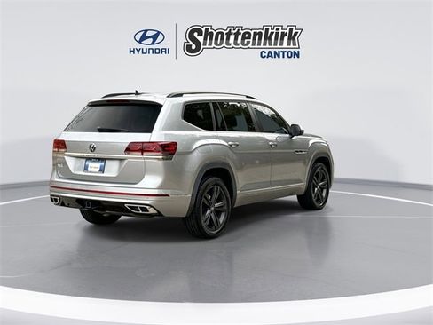 Used 2021 Volkswagen Atlas SE w/ Panoramic Sunroof Package image 8