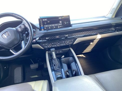 Used 2023 Honda Accord Touring image 15