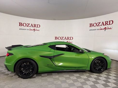 Used 2026 Chevrolet Corvette Z06 w/ Stealth Interior Trim Package RWD image 9