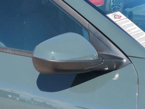 Certified 2025 Chevrolet Trax LT FWD image 11