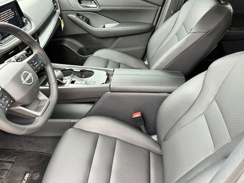 Used 2026 Nissan Rogue SV w/ SV Premium Package image 10