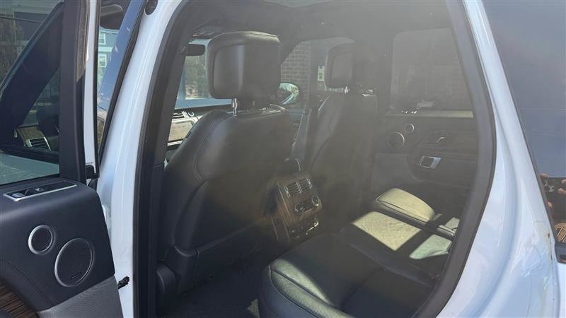 Used 2018 Land Rover Range Rover Supercharged AWD/4WD image 23