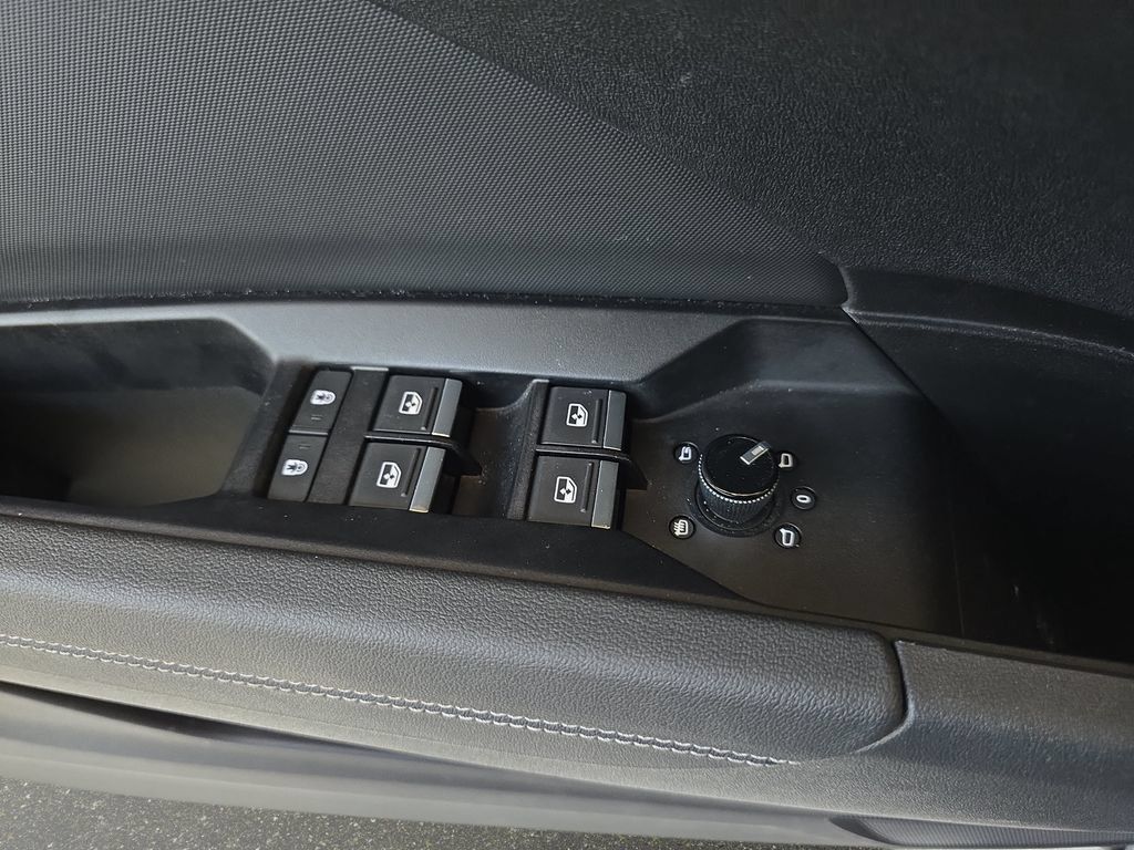 Used 2023 Audi Q4 e-tron Premium Plus AWD/4WD image 29