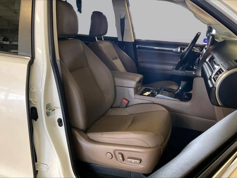 Used 2023 Lexus GX 460 Premium w/ Accessory Package AWD/4WD image 8