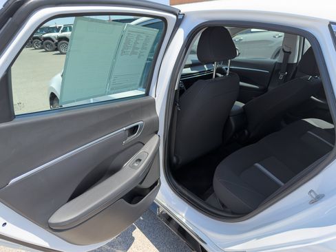 Used 2025 Hyundai Sonata SEL FWD image 12