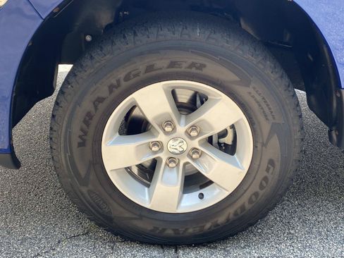 Used 2018 RAM 1500 Express AWD/4WD image 12