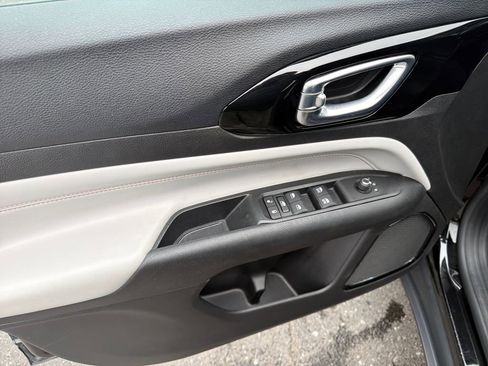 Certified 2022 Jeep Compass Limited image 13