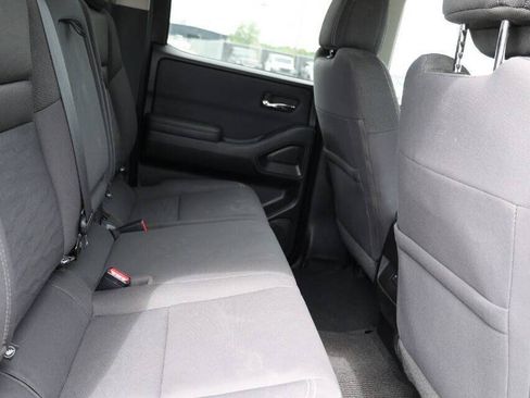 Used 2022 Nissan Frontier SV RWD image 16