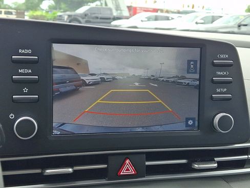 Certified 2023 Hyundai Elantra SEL FWD image 17