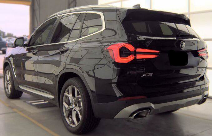 Used 2023 BMW X3 xDrive30i w/ Convenience Package AWD/4WD image 2