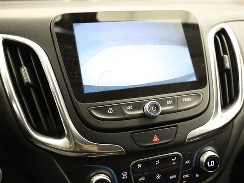 Used 2018 Chevrolet Equinox LT w/ Sun & Infotainment Package image 22