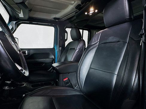 Used 2020 Jeep Wrangler Unlimited Sahara w/ Uconnect 4C Nav & Sound Group image 11