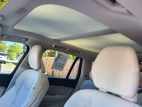 Used 2019 Volvo XC90 T5 Momentum w/ Advanced Package image 21