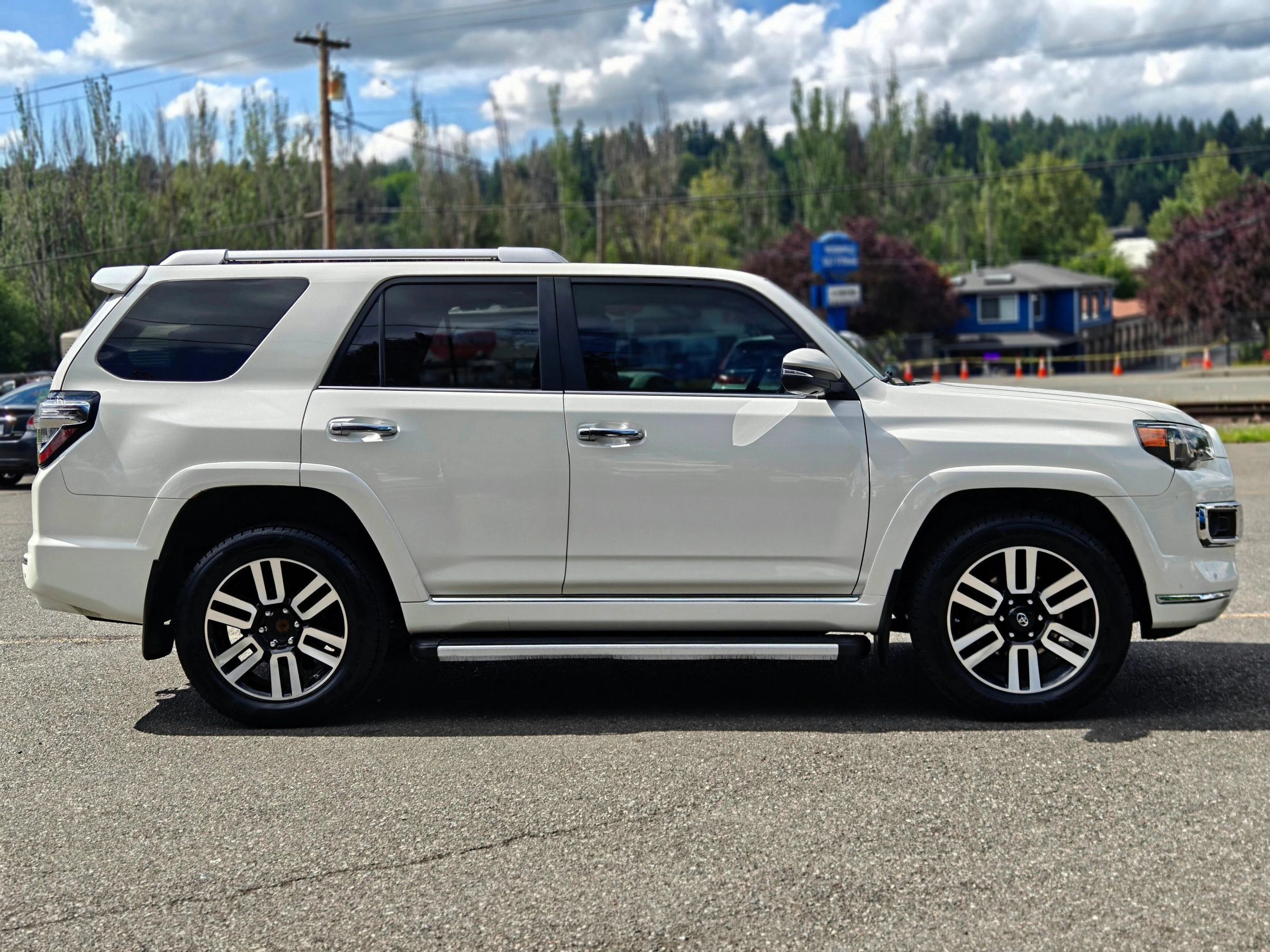 Used 2017 Toyota 4Runner Limited AWD/4WD image 10