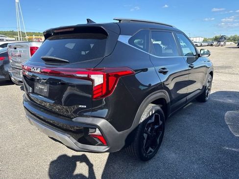 Used 2024 Kia Seltos EX AWD/4WD image 3