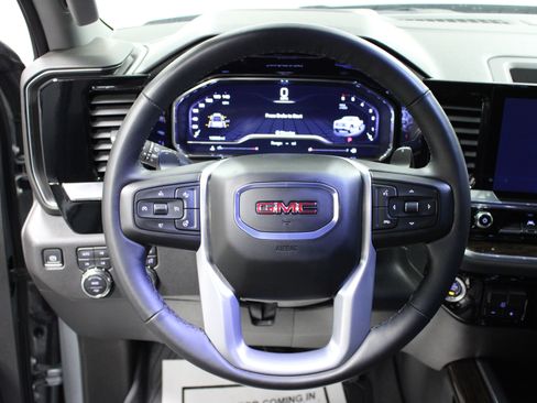 Used 2025 GMC Sierra 1500 Elevation w/ Elevation Premium Package image 17
