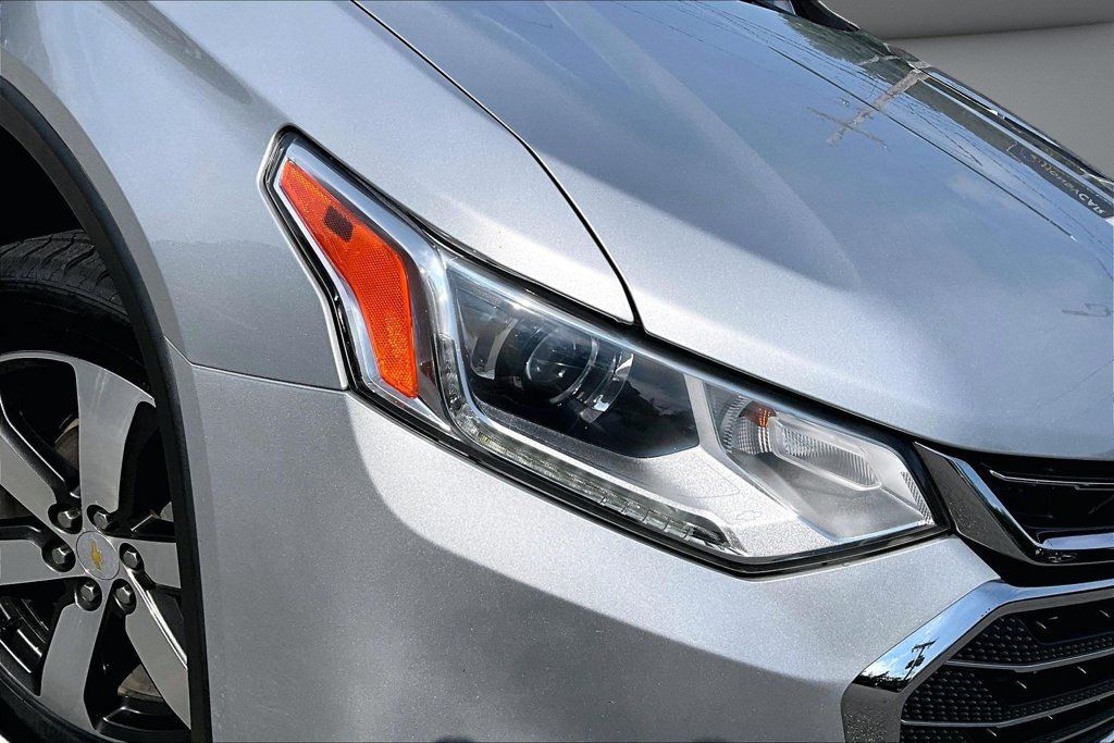 Used 2020 Chevrolet Traverse LT w/ LT Premium Package AWD/4WD image 33