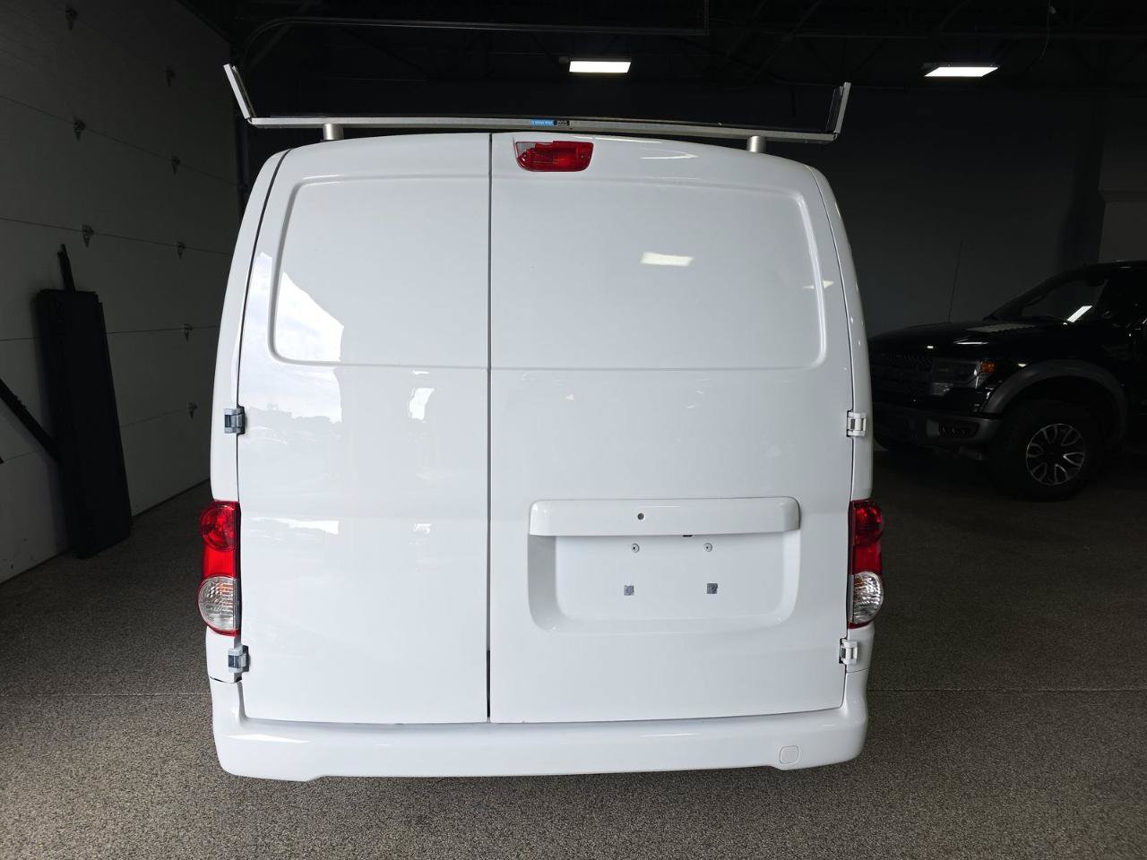 Used 2019 Nissan NV200 SV w/ Navigation Package FWD image 3