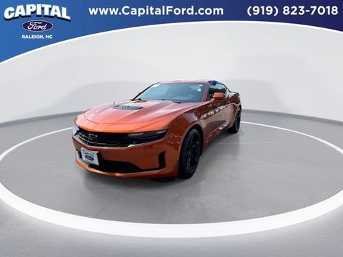 Used 2022 Chevrolet Camaro LT RWD image 4