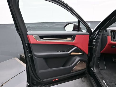 New 2026 Porsche Cayenne Turbo GT AWD/4WD image 8