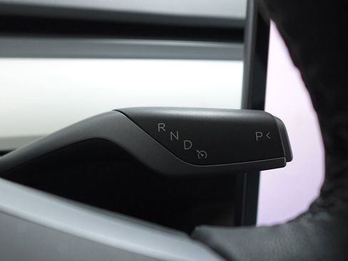 Used 2024 Tesla Model Y Performance image 29