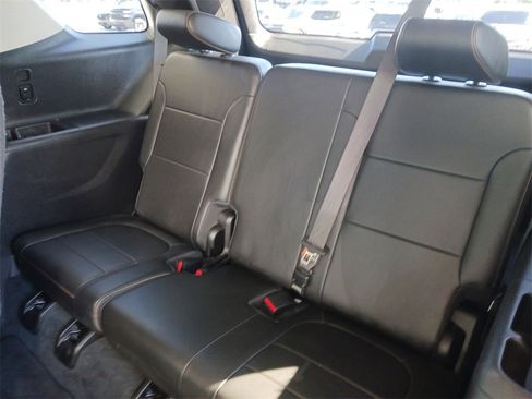 Used 2021 Chevrolet Traverse RS image 29