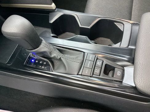 Used 2025 Toyota Camry SE FWD image 27